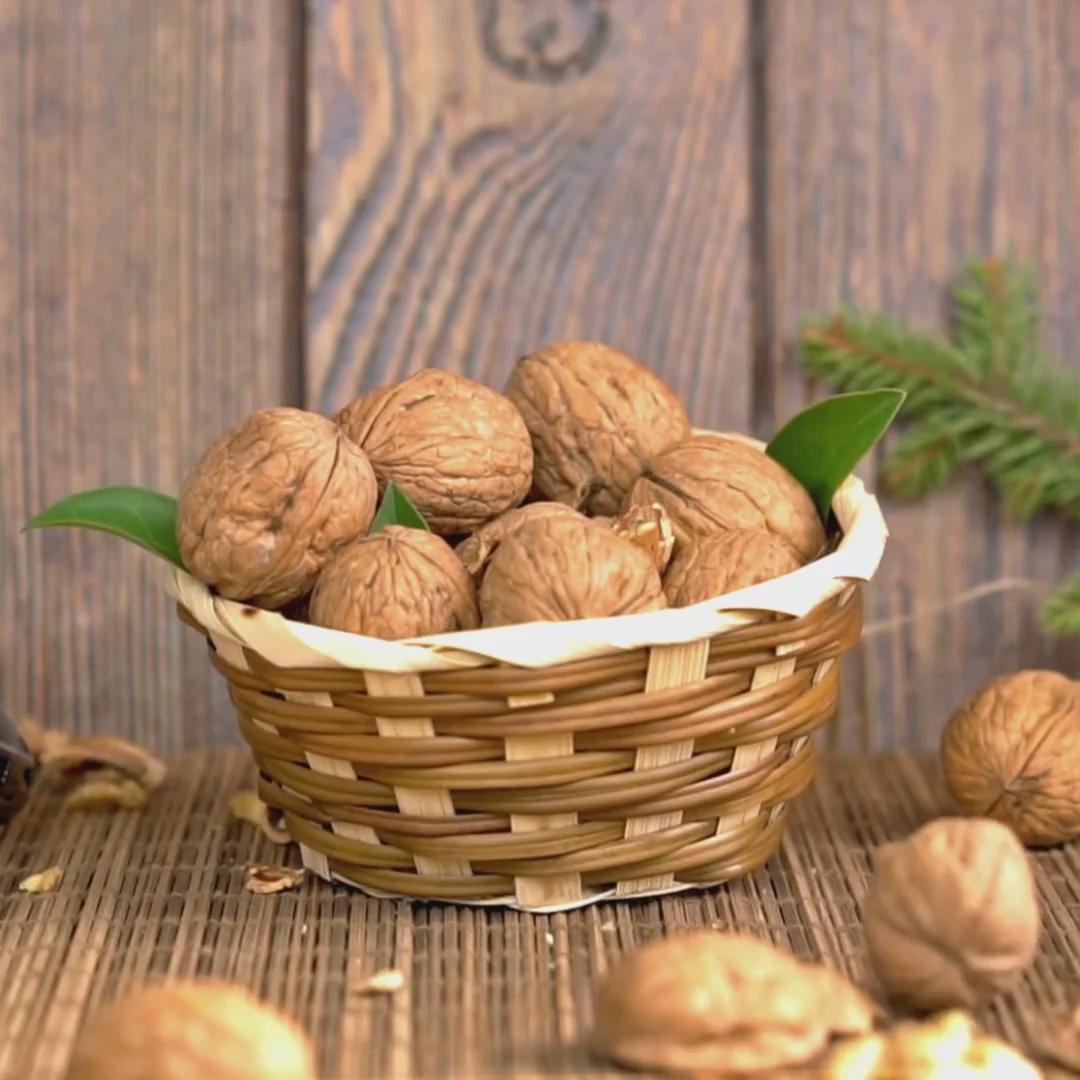 Walnuts with shell